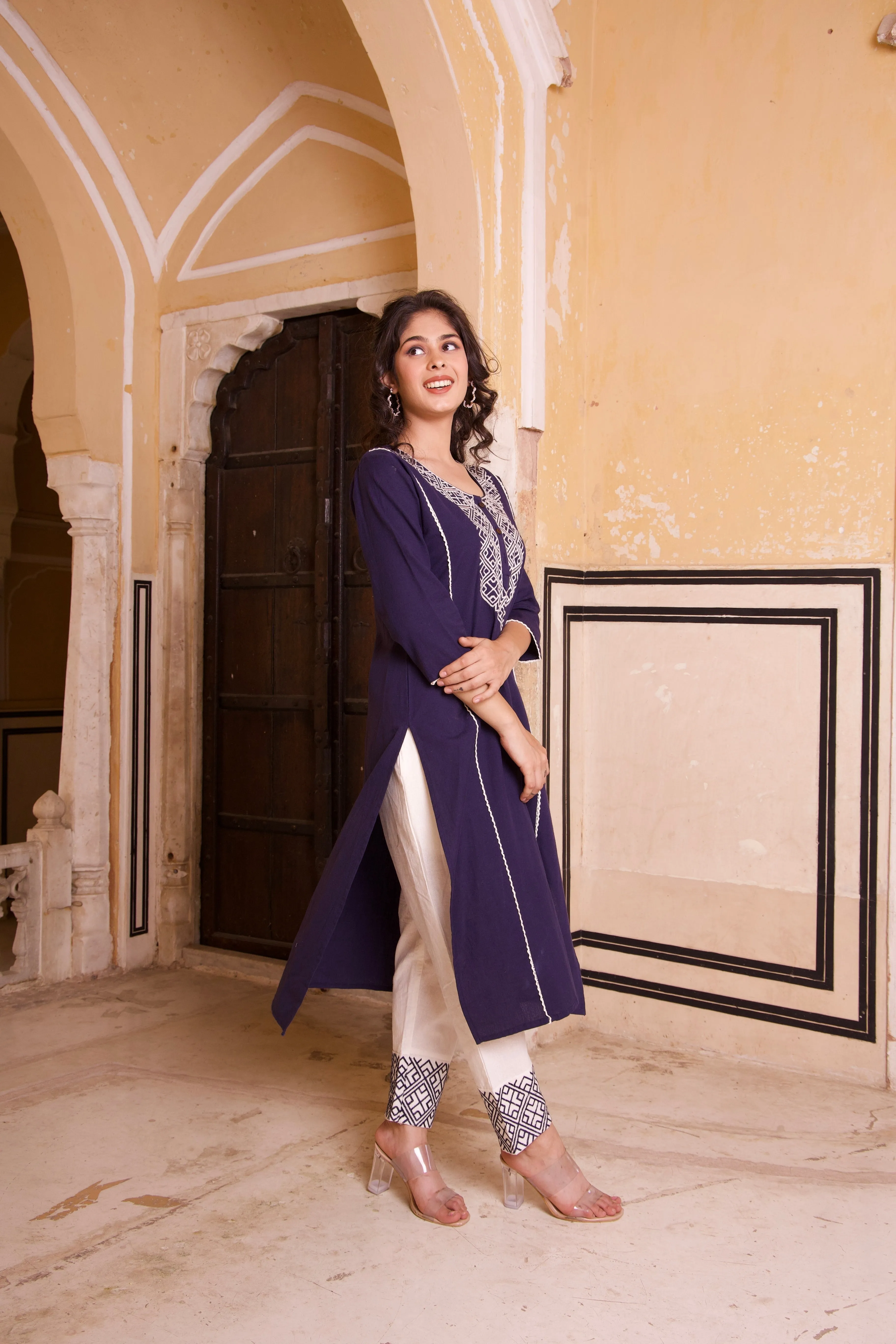 Trendy And Elegant Kurta Set