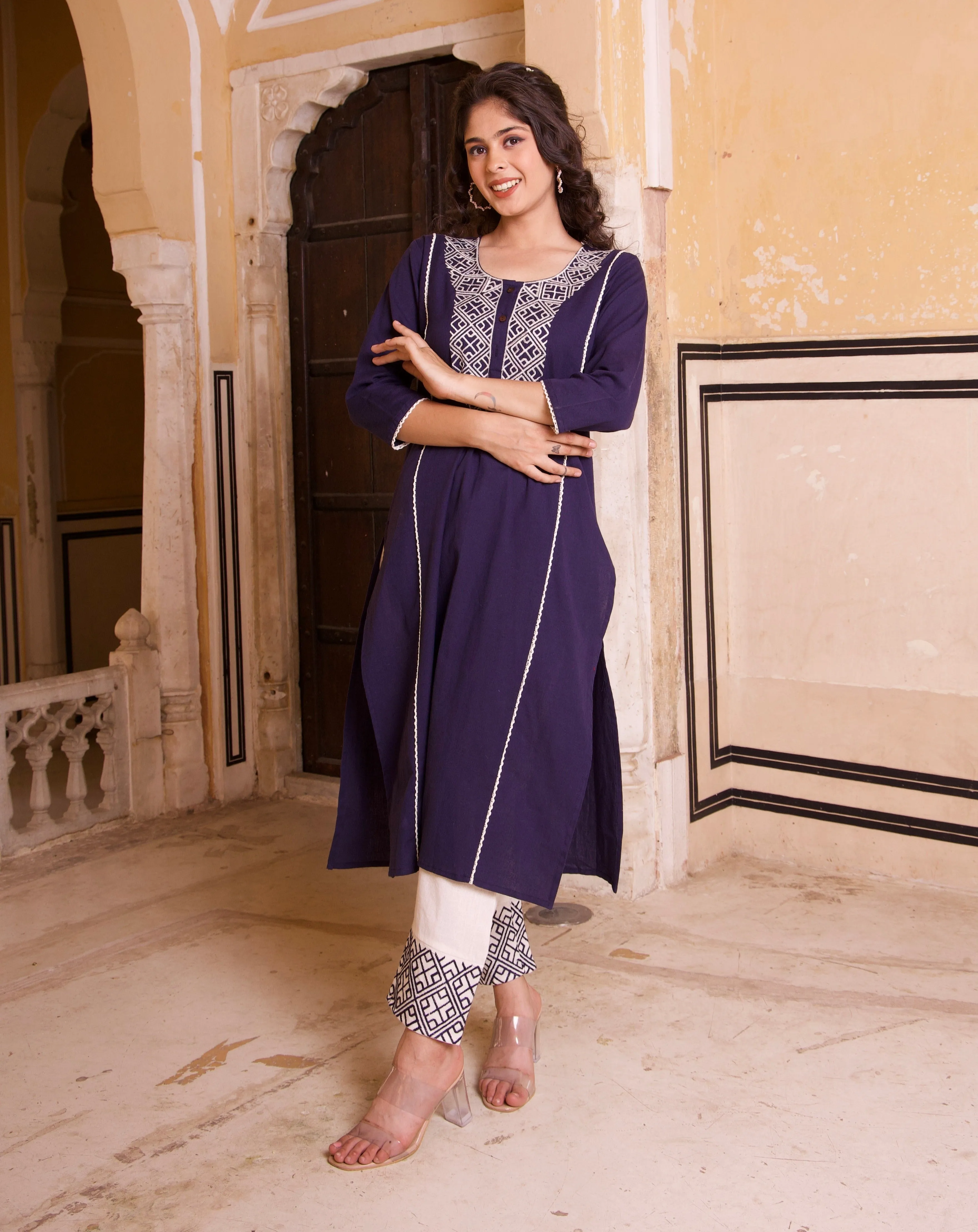 Trendy And Elegant Kurta Set