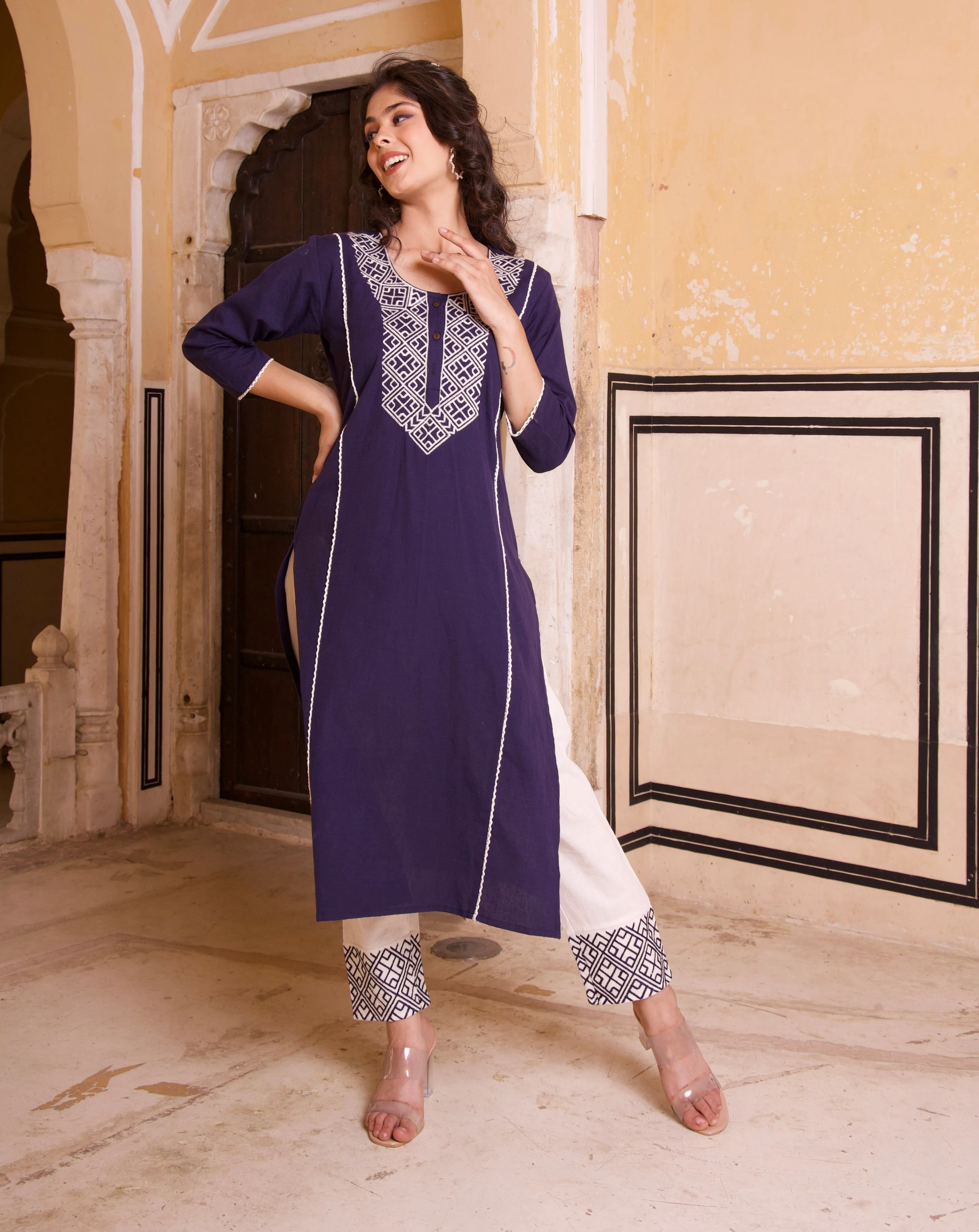 Trendy And Elegant Kurta Set